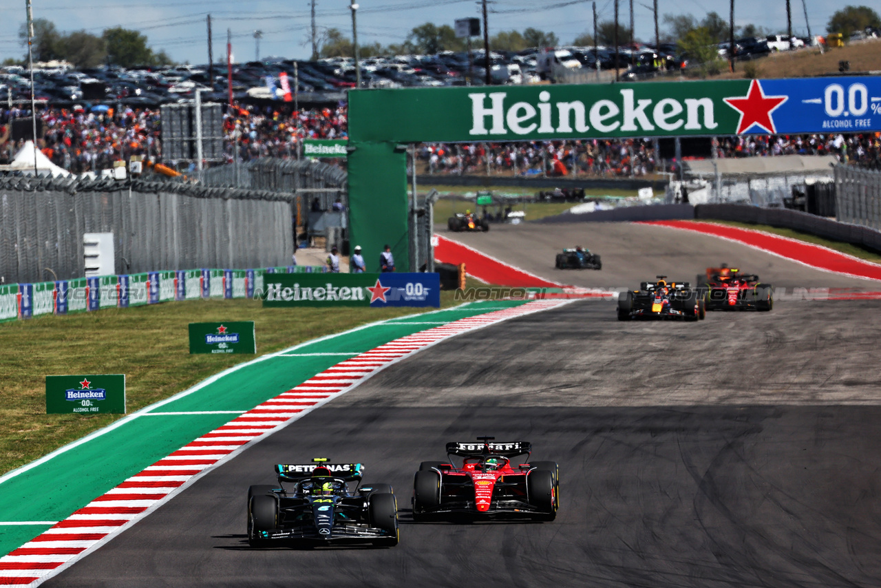 GP STATI UNITI, Lewis Hamilton (GBR) Mercedes AMG F1 W14.

22.10.2023. Formula 1 World Championship, Rd 19, United States Grand Prix, Austin, Texas, USA, Gara Day.

 - www.xpbimages.com, EMail: requests@xpbimages.com © Copyright: Coates / XPB Images