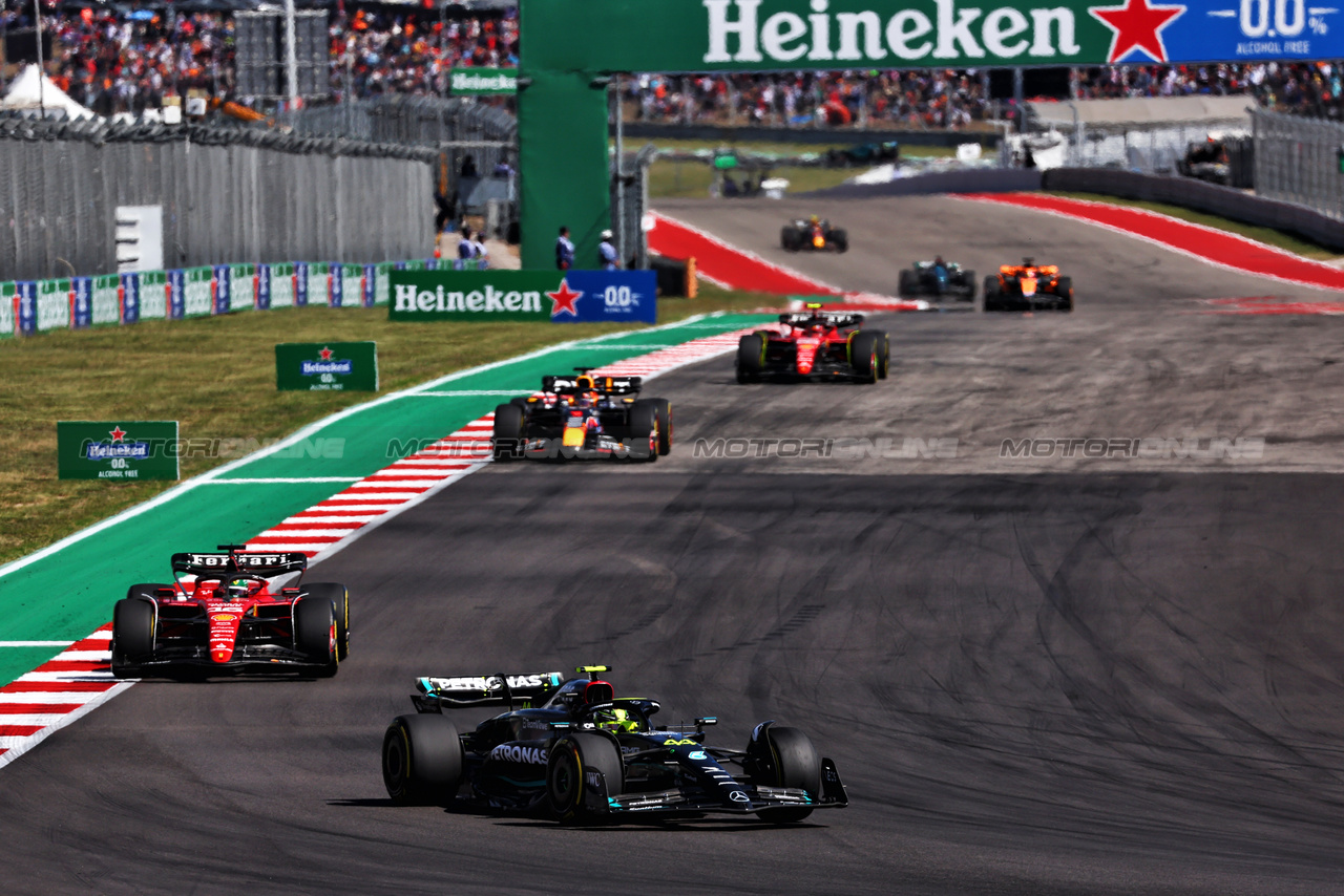 GP STATI UNITI, Lewis Hamilton (GBR) Mercedes AMG F1 W14.

22.10.2023. Formula 1 World Championship, Rd 19, United States Grand Prix, Austin, Texas, USA, Gara Day.

 - www.xpbimages.com, EMail: requests@xpbimages.com © Copyright: Coates / XPB Images