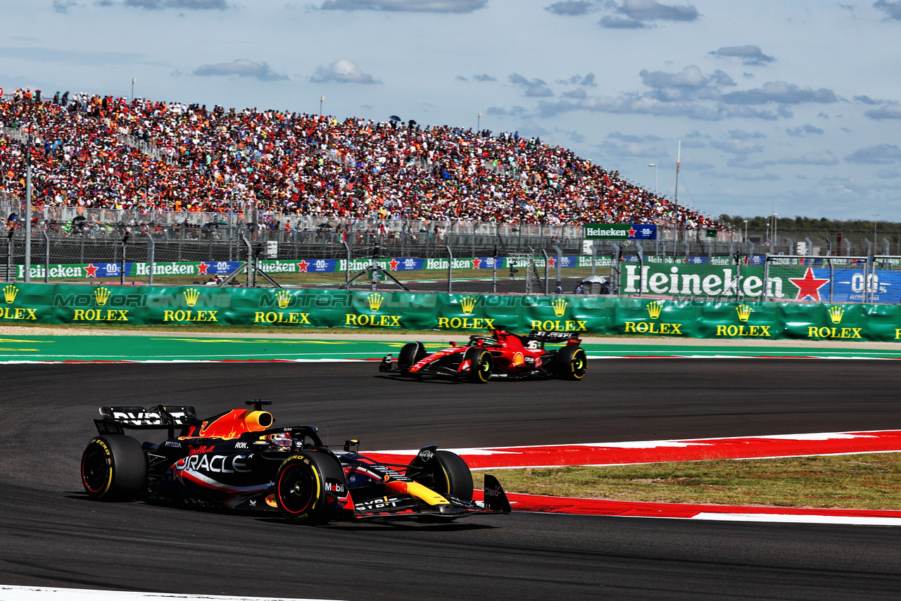 GP STATI UNITI, Max Verstappen (NLD) Red Bull Racing RB19.

22.10.2023. Formula 1 World Championship, Rd 19, United States Grand Prix, Austin, Texas, USA, Gara Day.

 - www.xpbimages.com, EMail: requests@xpbimages.com © Copyright: Coates / XPB Images