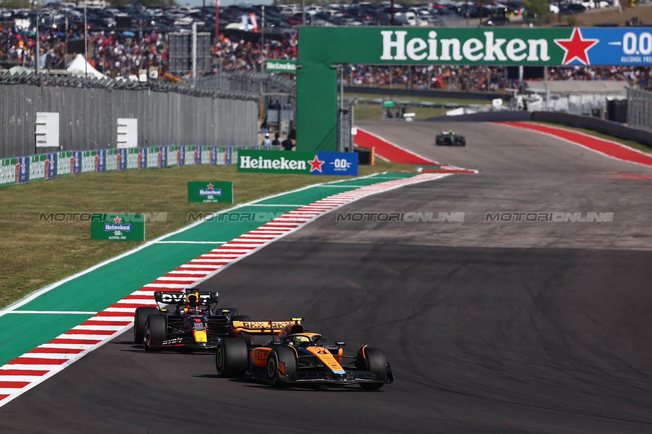 GP STATI UNITI, Lando Norris (GBR) McLaren MCL60.

22.10.2023. Formula 1 World Championship, Rd 19, United States Grand Prix, Austin, Texas, USA, Gara Day.

 - www.xpbimages.com, EMail: requests@xpbimages.com © Copyright: Coates / XPB Images