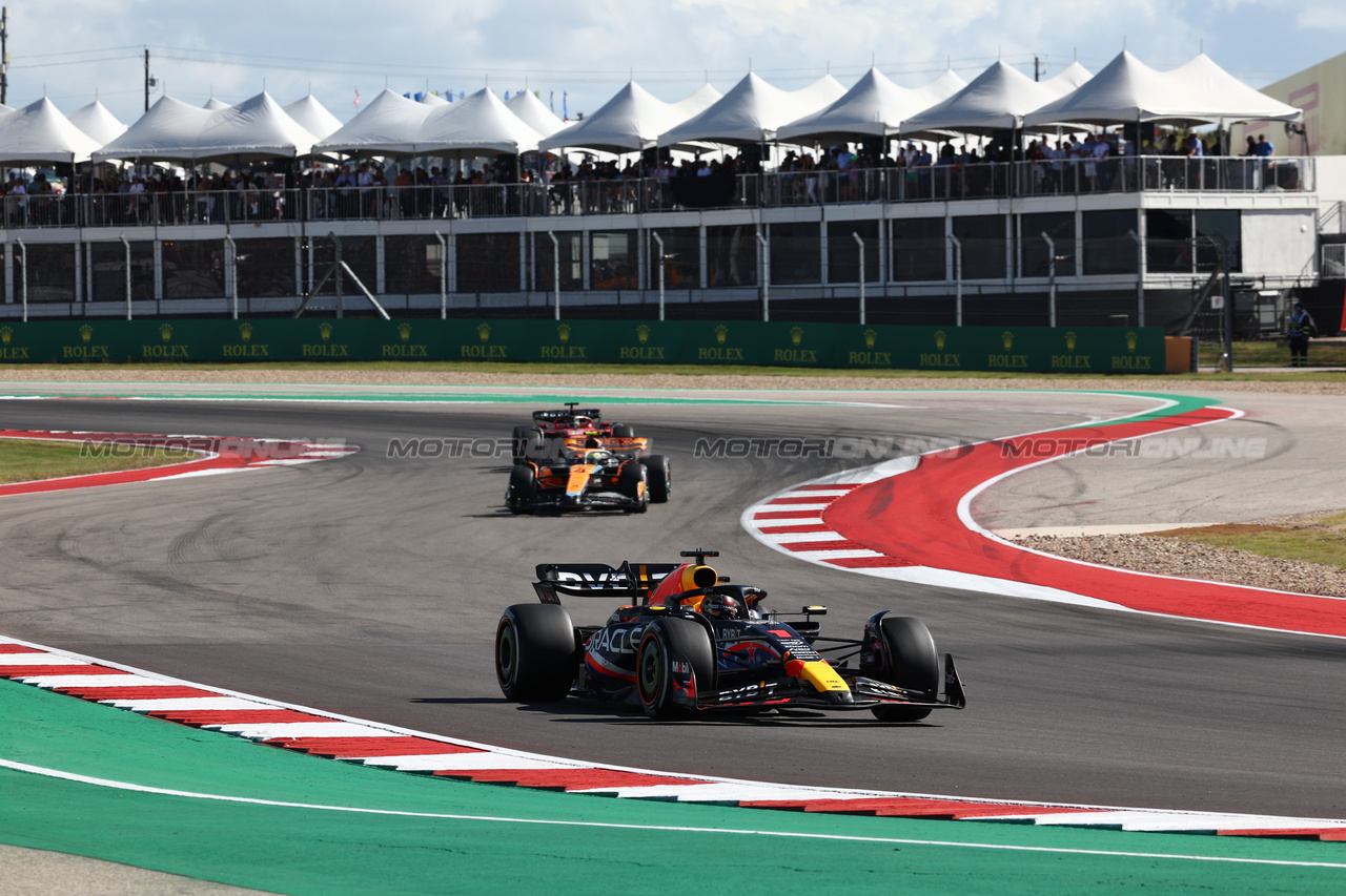 GP STATI UNITI, Max Verstappen (NLD) Red Bull Racing RB19.

22.10.2023. Formula 1 World Championship, Rd 19, United States Grand Prix, Austin, Texas, USA, Gara Day.

 - www.xpbimages.com, EMail: requests@xpbimages.com © Copyright: Coates / XPB Images