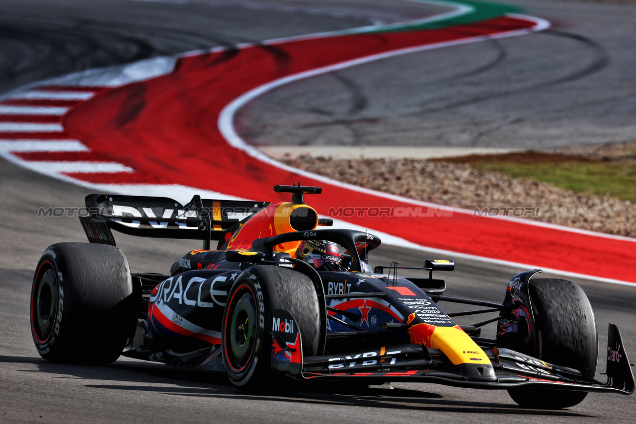 GP STATI UNITI, Gara winner Max Verstappen (NLD) Red Bull Racing RB19 celebrates at the end of the race.

22.10.2023. Formula 1 World Championship, Rd 19, United States Grand Prix, Austin, Texas, USA, Gara Day.

 - www.xpbimages.com, EMail: requests@xpbimages.com © Copyright: Coates / XPB Images
