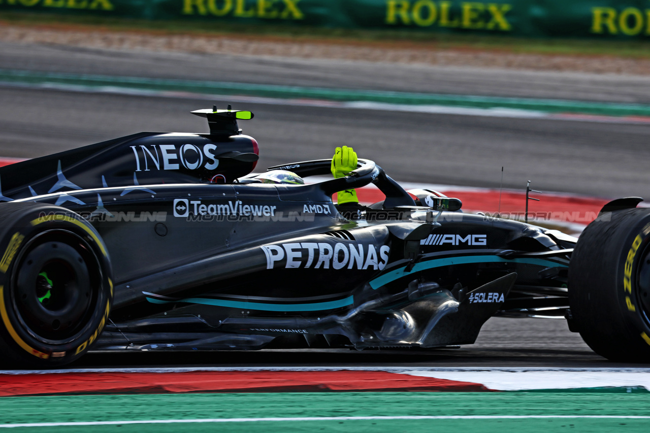 GP STATI UNITI, Lewis Hamilton (GBR) Mercedes AMG F1 W14 celebrates at the end of the race.

22.10.2023. Formula 1 World Championship, Rd 19, United States Grand Prix, Austin, Texas, USA, Gara Day.

 - www.xpbimages.com, EMail: requests@xpbimages.com © Copyright: Coates / XPB Images