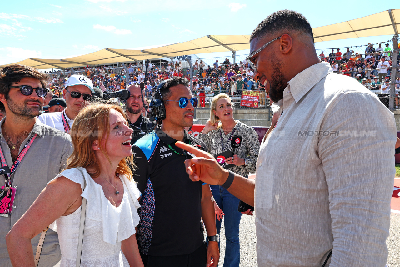GP STATI UNITI, (L to R): Geri Horner (GBR) Singer with Anthony Joshua (GBR) Boxer e Otro Capital Alpine F1 Team Investor on the grid.

22.10.2023. Formula 1 World Championship, Rd 19, United States Grand Prix, Austin, Texas, USA, Gara Day.

 - www.xpbimages.com, EMail: requests@xpbimages.com © Copyright: Coates / XPB Images