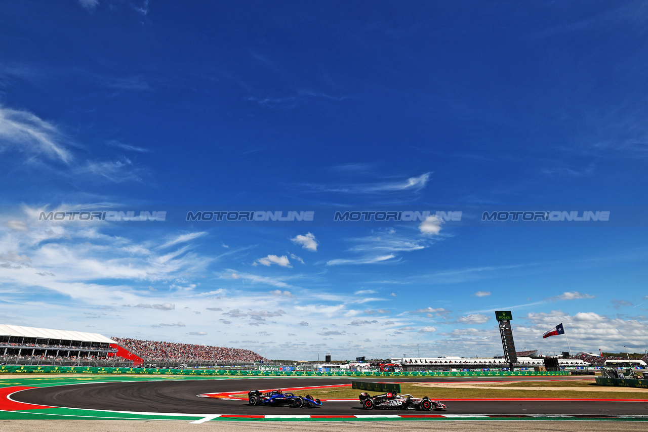 GP STATI UNITI, Kevin Magnussen (DEN) Haas VF-23.

22.10.2023. Formula 1 World Championship, Rd 19, United States Grand Prix, Austin, Texas, USA, Gara Day.

 - www.xpbimages.com, EMail: requests@xpbimages.com © Copyright: Coates / XPB Images