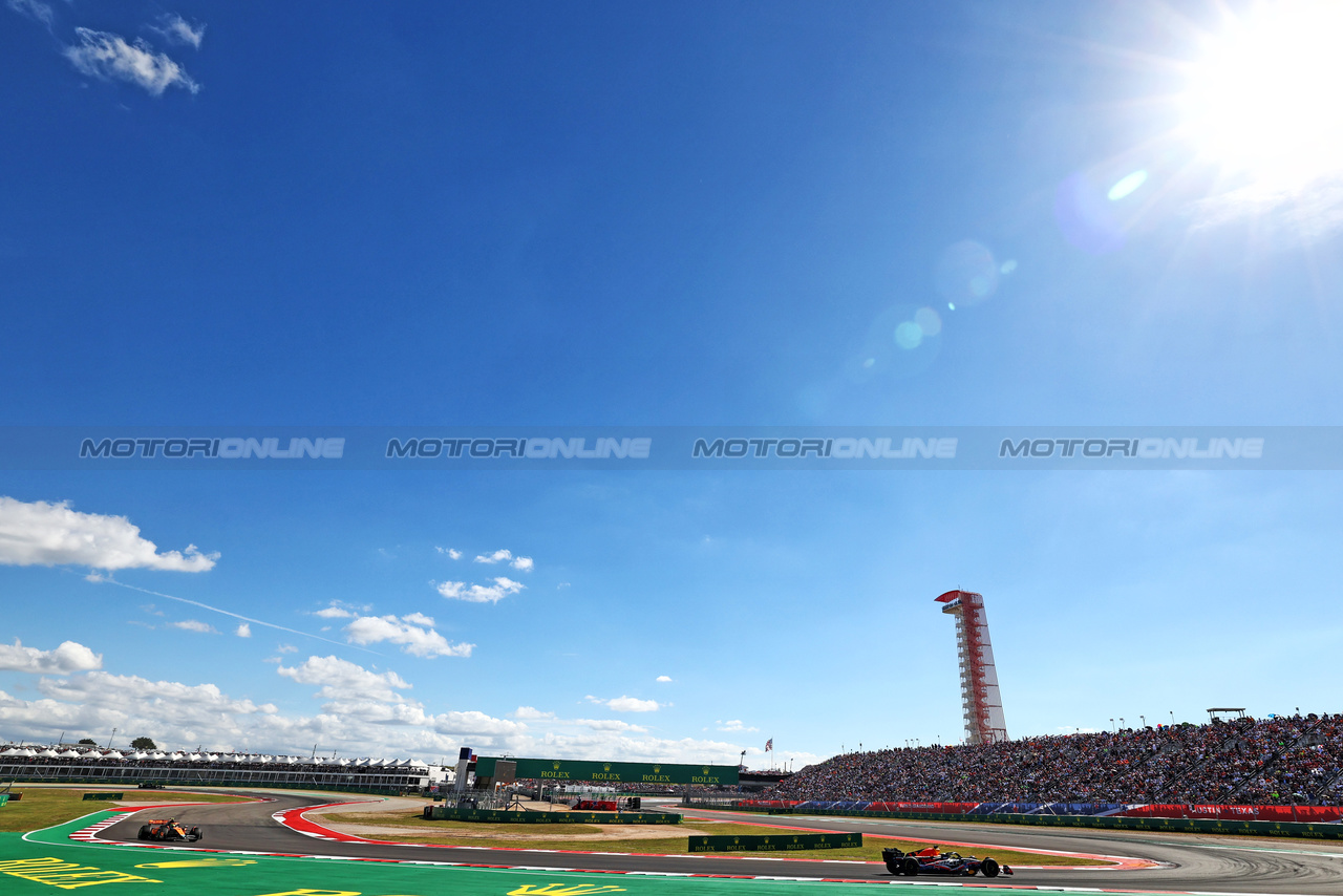 GP STATI UNITI, Max Verstappen (NLD) Red Bull Racing RB19.

22.10.2023. Formula 1 World Championship, Rd 19, United States Grand Prix, Austin, Texas, USA, Gara Day.

 - www.xpbimages.com, EMail: requests@xpbimages.com © Copyright: Coates / XPB Images