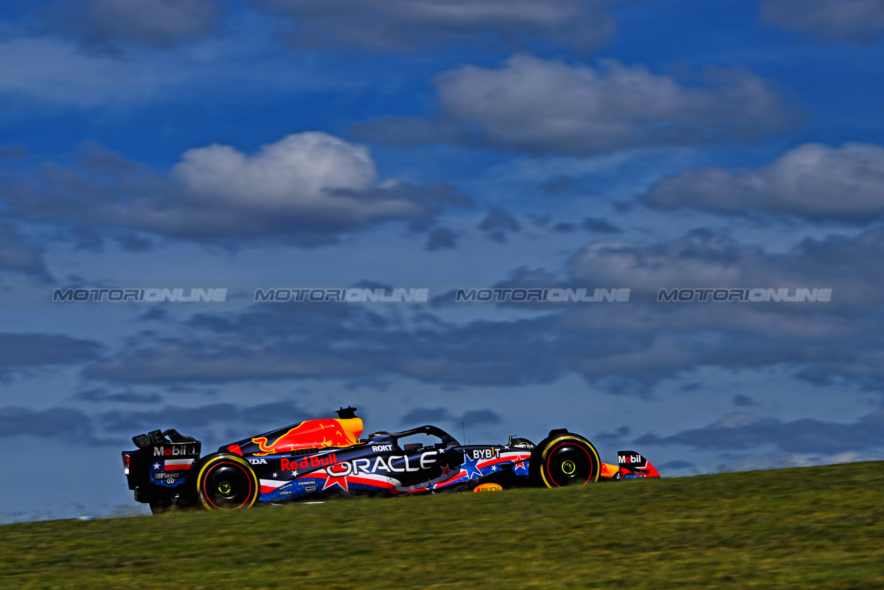 GP STATI UNITI, Max Verstappen (NLD) Red Bull Racing RB19.

22.10.2023. Formula 1 World Championship, Rd 19, United States Grand Prix, Austin, Texas, USA, Gara Day.

- www.xpbimages.com, EMail: requests@xpbimages.com © Copyright: Price / XPB Images