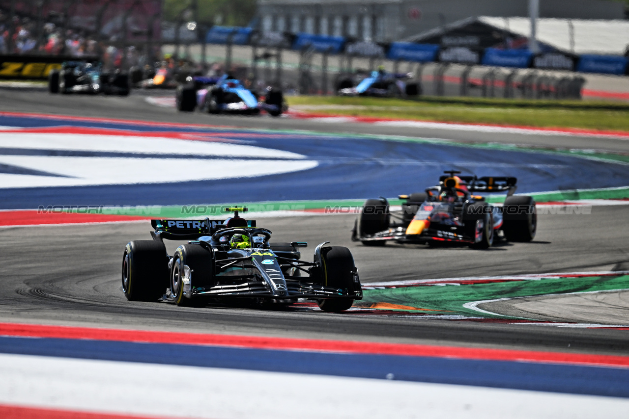GP STATI UNITI, Lewis Hamilton (GBR) Mercedes AMG F1 W14.

22.10.2023. Formula 1 World Championship, Rd 19, United States Grand Prix, Austin, Texas, USA, Gara Day.

- www.xpbimages.com, EMail: requests@xpbimages.com © Copyright: Price / XPB Images