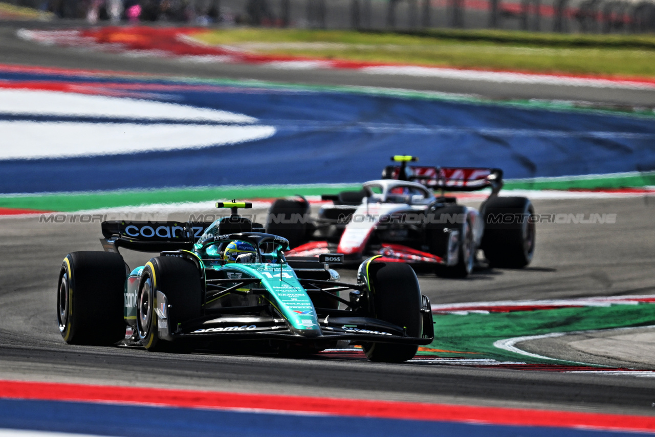 GP STATI UNITI, Fernando Alonso (ESP) Aston Martin F1 Team AMR23.

22.10.2023. Formula 1 World Championship, Rd 19, United States Grand Prix, Austin, Texas, USA, Gara Day.

- www.xpbimages.com, EMail: requests@xpbimages.com © Copyright: Price / XPB Images