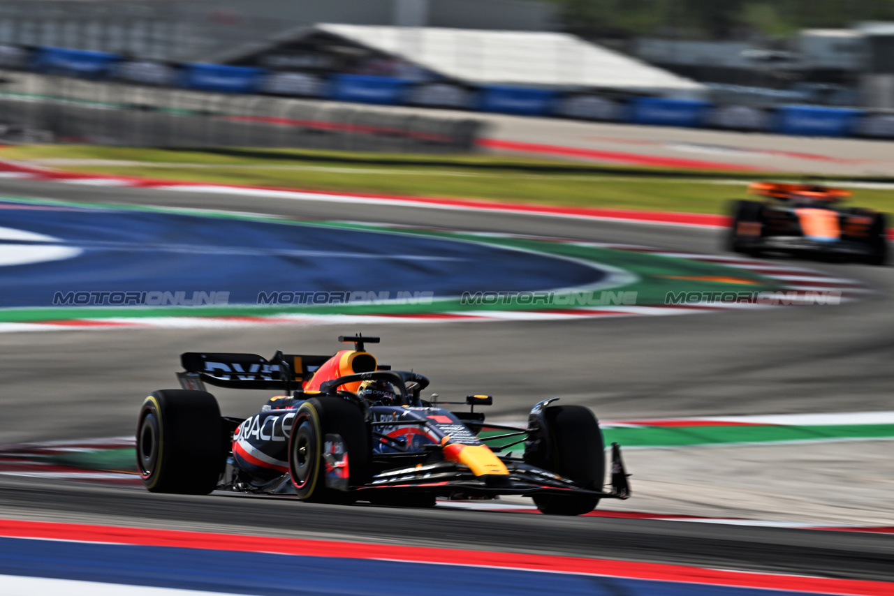 GP STATI UNITI, Max Verstappen (NLD) Red Bull Racing RB19.

22.10.2023. Formula 1 World Championship, Rd 19, United States Grand Prix, Austin, Texas, USA, Gara Day.

- www.xpbimages.com, EMail: requests@xpbimages.com © Copyright: Price / XPB Images
