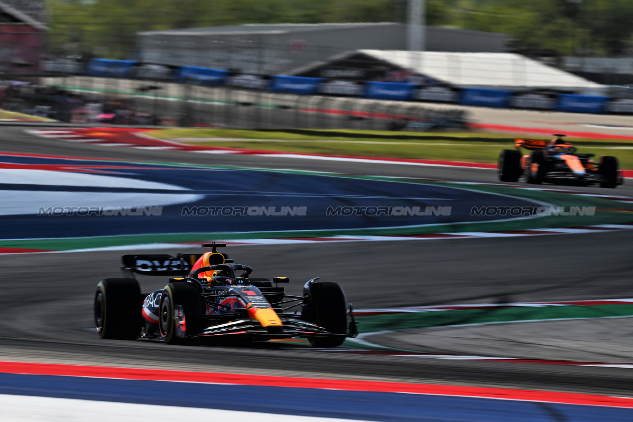 GP STATI UNITI, Max Verstappen (NLD) Red Bull Racing RB19.

22.10.2023. Formula 1 World Championship, Rd 19, United States Grand Prix, Austin, Texas, USA, Gara Day.

- www.xpbimages.com, EMail: requests@xpbimages.com © Copyright: Price / XPB Images