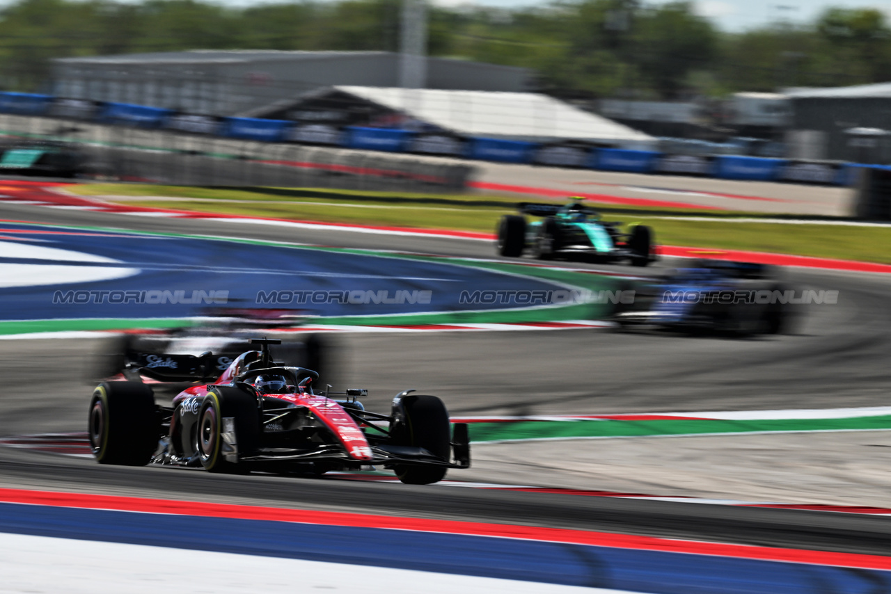 GP STATI UNITI, Valtteri Bottas (FIN) Alfa Romeo F1 Team C43.

22.10.2023. Formula 1 World Championship, Rd 19, United States Grand Prix, Austin, Texas, USA, Gara Day.

- www.xpbimages.com, EMail: requests@xpbimages.com © Copyright: Price / XPB Images