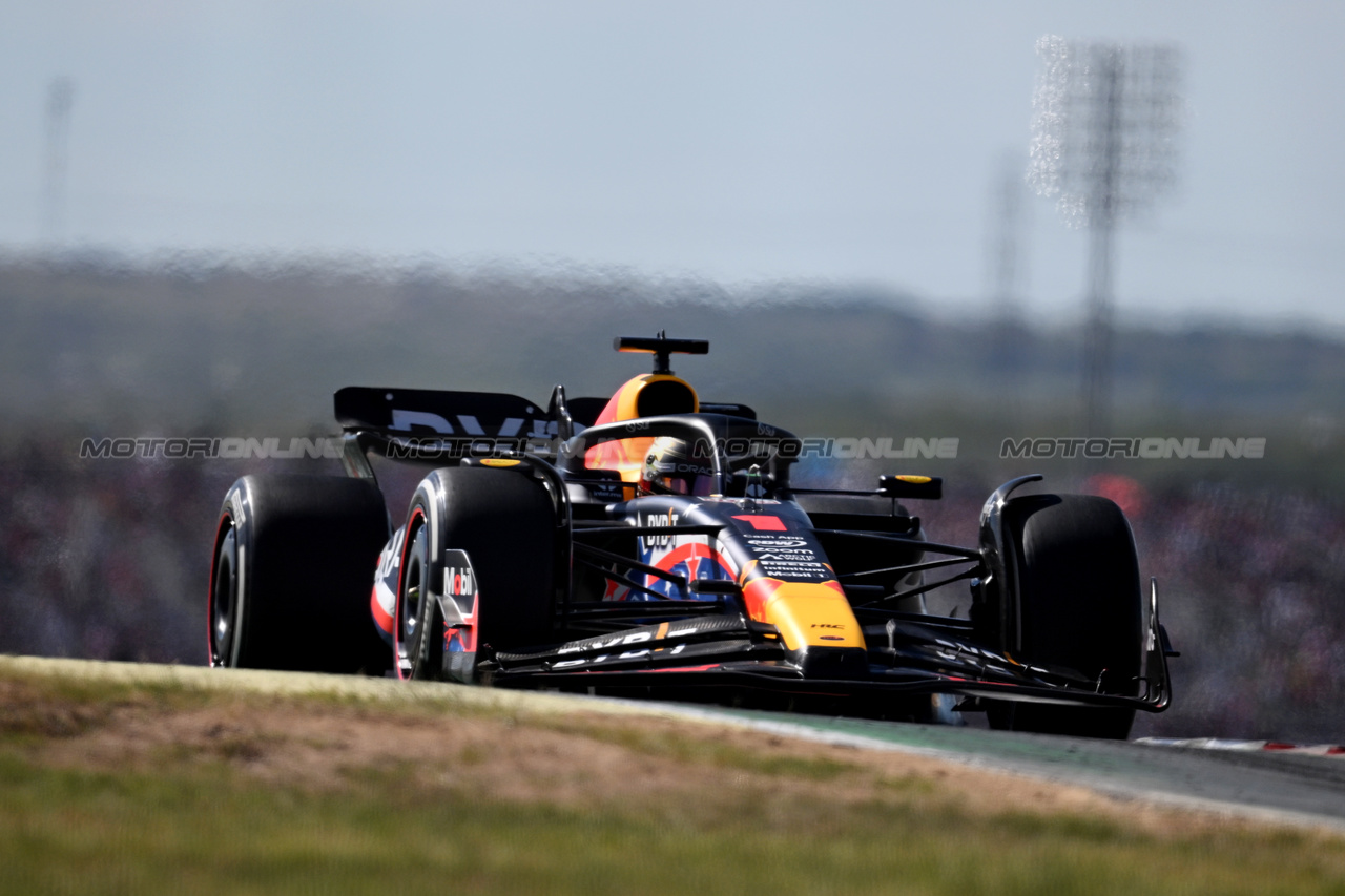 GP STATI UNITI, Max Verstappen (NLD) Red Bull Racing RB19.

22.10.2023. Formula 1 World Championship, Rd 19, United States Grand Prix, Austin, Texas, USA, Gara Day.

- www.xpbimages.com, EMail: requests@xpbimages.com © Copyright: Price / XPB Images