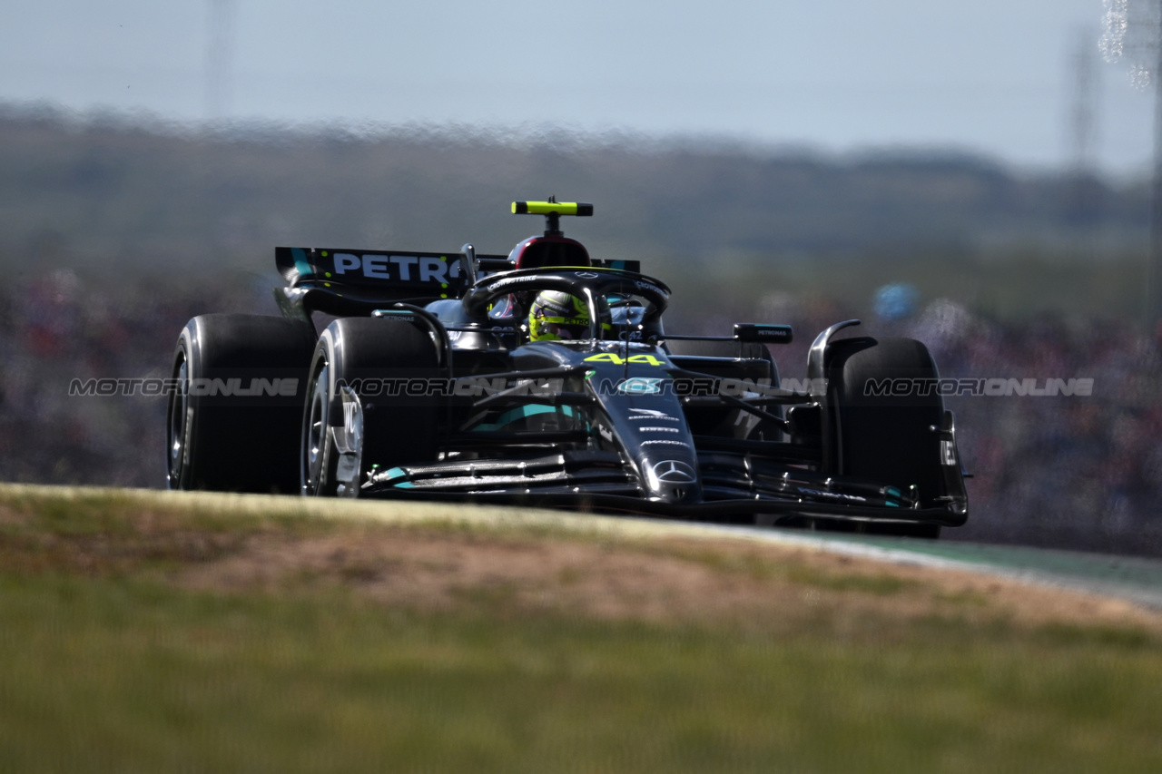 GP STATI UNITI, Lewis Hamilton (GBR) Mercedes AMG F1 W14.

22.10.2023. Formula 1 World Championship, Rd 19, United States Grand Prix, Austin, Texas, USA, Gara Day.

- www.xpbimages.com, EMail: requests@xpbimages.com © Copyright: Price / XPB Images