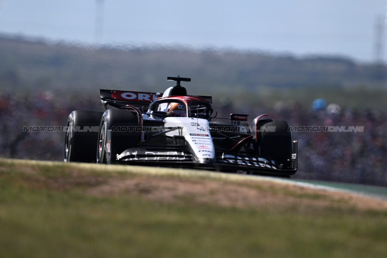GP STATI UNITI, Daniel Ricciardo (AUS) AlphaTauri AT04.

22.10.2023. Formula 1 World Championship, Rd 19, United States Grand Prix, Austin, Texas, USA, Gara Day.

- www.xpbimages.com, EMail: requests@xpbimages.com © Copyright: Price / XPB Images