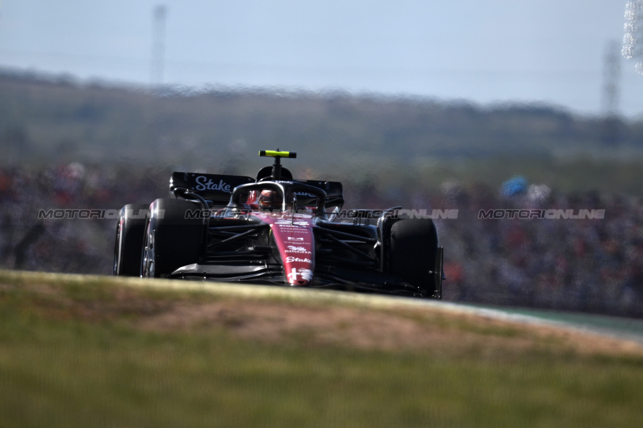 GP STATI UNITI, Zhou Guanyu (CHN) Alfa Romeo F1 Team C43.

22.10.2023. Formula 1 World Championship, Rd 19, United States Grand Prix, Austin, Texas, USA, Gara Day.

- www.xpbimages.com, EMail: requests@xpbimages.com © Copyright: Price / XPB Images