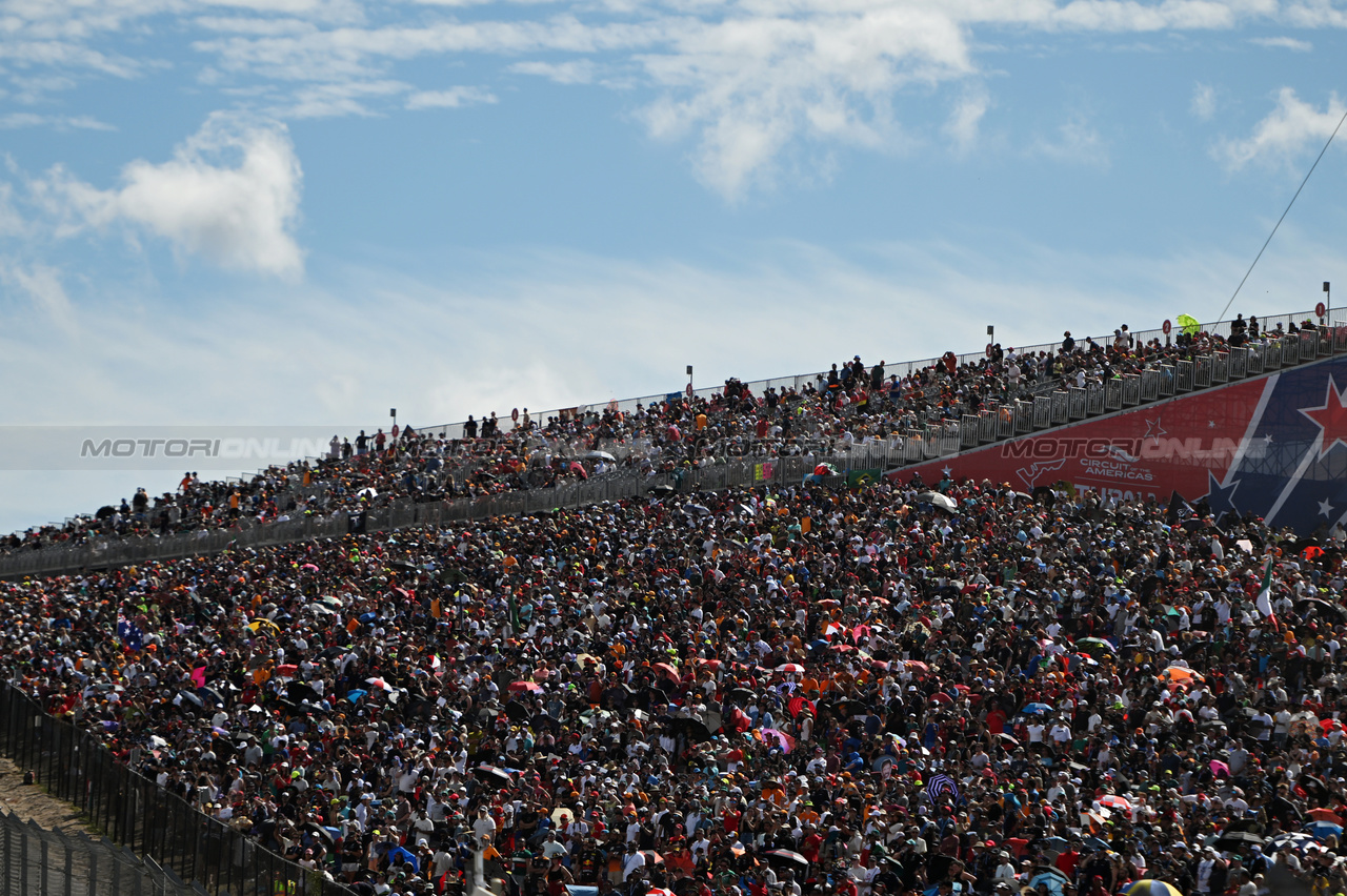 GP STATI UNITI, Circuit Atmosfera - fans in the grandstand.

22.10.2023. Formula 1 World Championship, Rd 19, United States Grand Prix, Austin, Texas, USA, Gara Day.

- www.xpbimages.com, EMail: requests@xpbimages.com © Copyright: Price / XPB Images