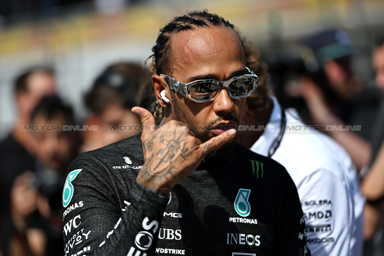 GP STATI UNITI, Lewis Hamilton (GBR) Mercedes AMG F1 on the grid.

22.10.2023. Formula 1 World Championship, Rd 19, United States Grand Prix, Austin, Texas, USA, Gara Day.

- www.xpbimages.com, EMail: requests@xpbimages.com © Copyright: Price / XPB Images