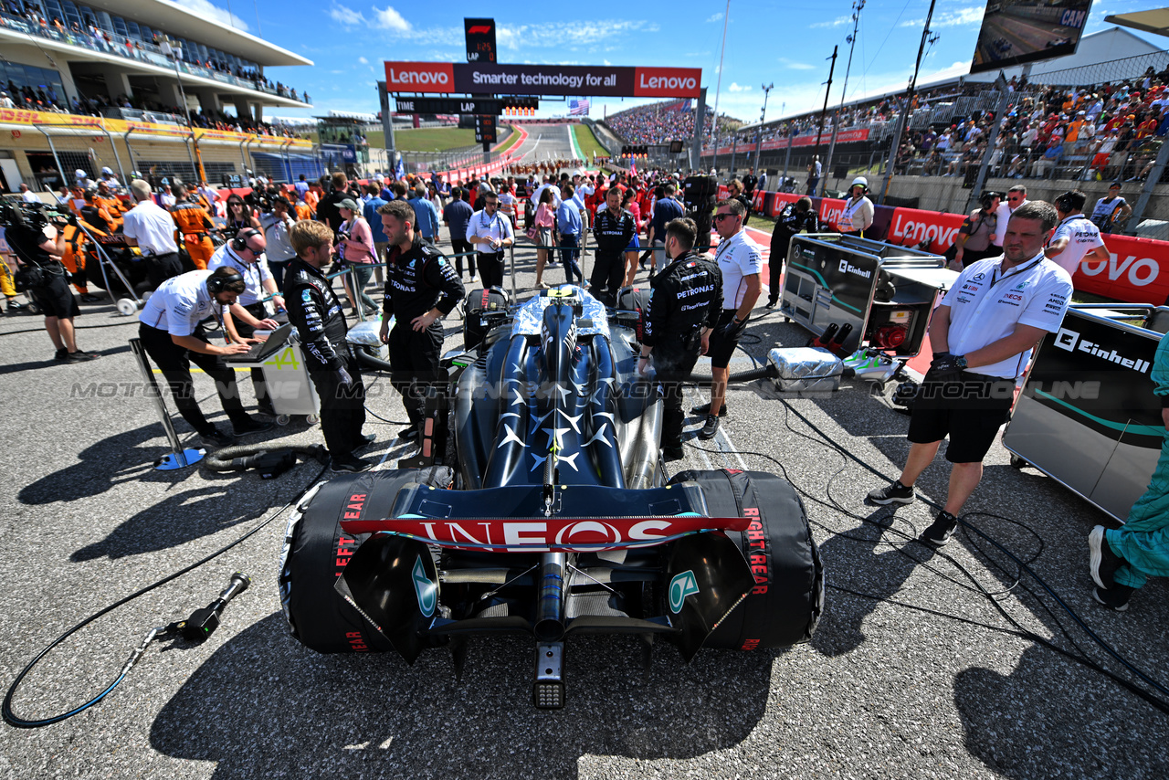 GP STATI UNITI, Lewis Hamilton (GBR) Mercedes AMG F1 W14 on the grid.

22.10.2023. Formula 1 World Championship, Rd 19, United States Grand Prix, Austin, Texas, USA, Gara Day.

- www.xpbimages.com, EMail: requests@xpbimages.com © Copyright: Price / XPB Images