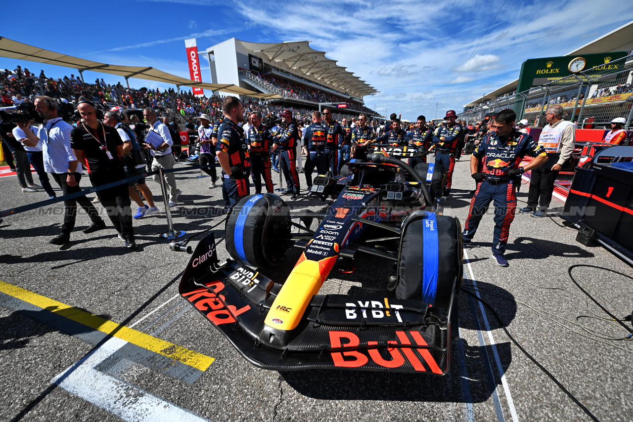 GP STATI UNITI, Max Verstappen (NLD) Red Bull Racing RB19 on the grid.

22.10.2023. Formula 1 World Championship, Rd 19, United States Grand Prix, Austin, Texas, USA, Gara Day.

- www.xpbimages.com, EMail: requests@xpbimages.com © Copyright: Price / XPB Images