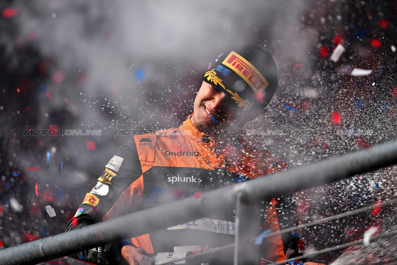 GP STATI UNITI, Lando Norris (GBR) McLaren celebrates his third position on the podium.

22.10.2023. Formula 1 World Championship, Rd 19, United States Grand Prix, Austin, Texas, USA, Gara Day.

- www.xpbimages.com, EMail: requests@xpbimages.com © Copyright: Price / XPB Images