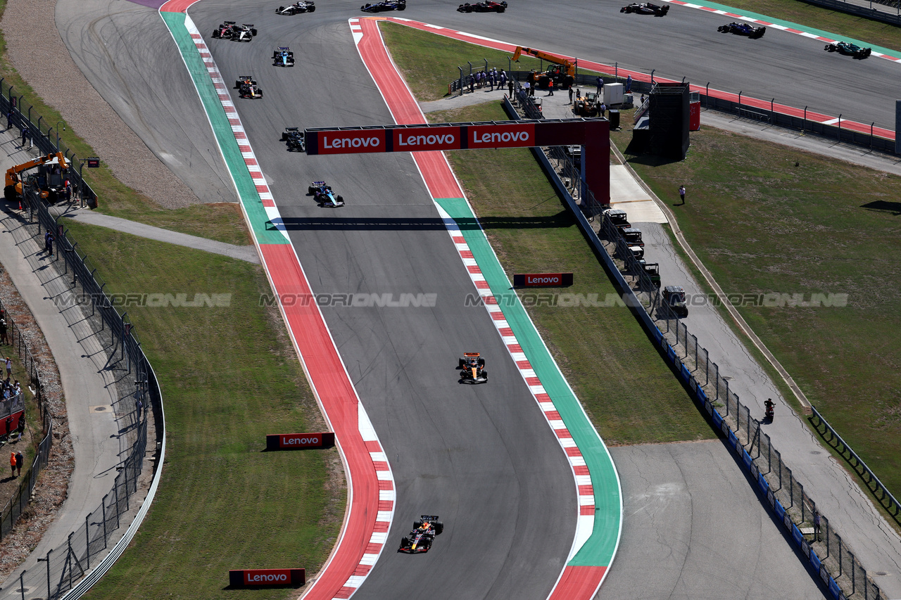 GP STATI UNITI, Max Verstappen (NLD) Red Bull Racing RB19.

22.10.2023. Formula 1 World Championship, Rd 19, United States Grand Prix, Austin, Texas, USA, Gara Day.

 - www.xpbimages.com, EMail: requests@xpbimages.com © Copyright: Rew / XPB Images