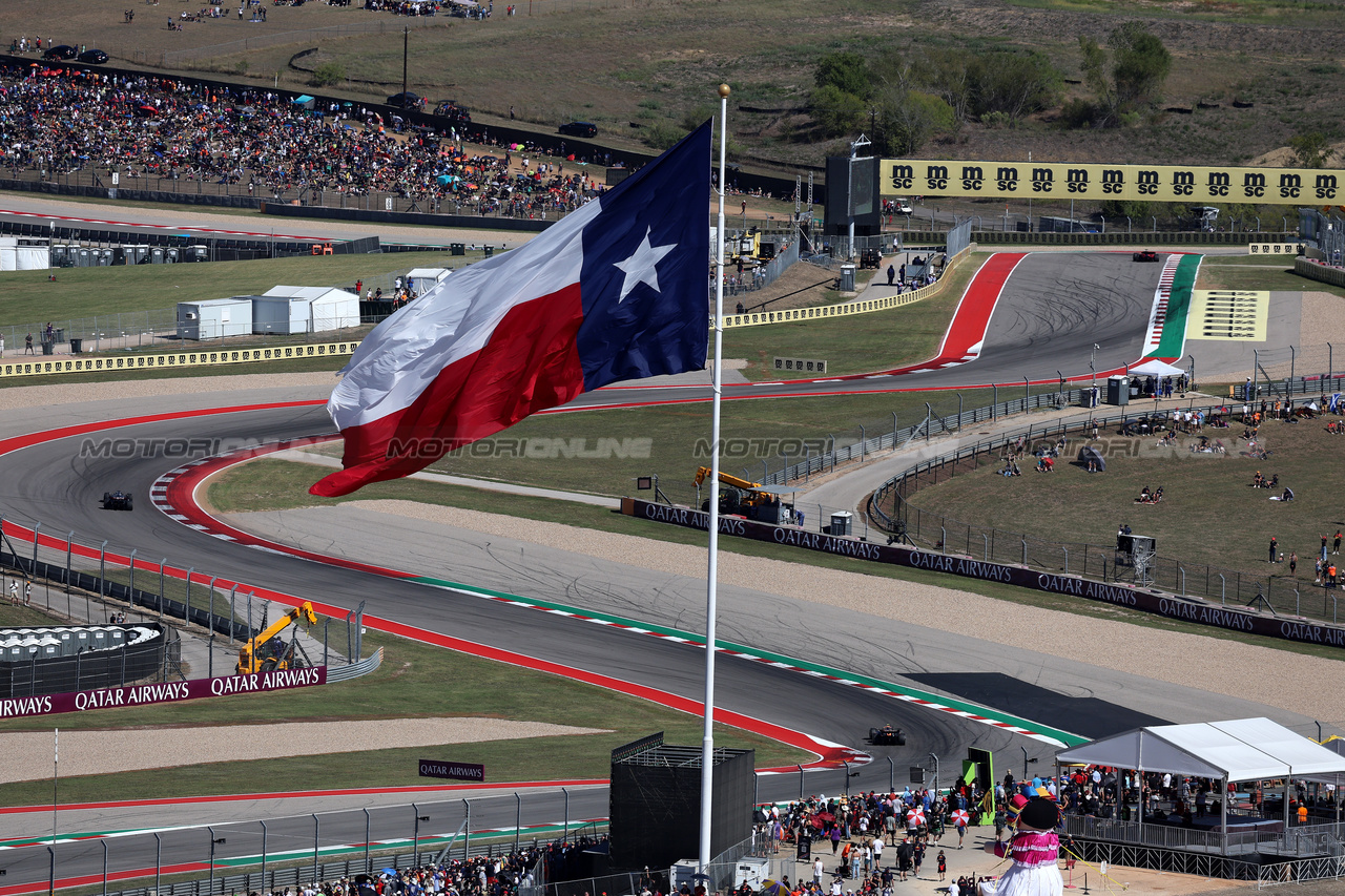 GP STATI UNITI, Lando Norris (GBR) McLaren MCL60.

22.10.2023. Formula 1 World Championship, Rd 19, United States Grand Prix, Austin, Texas, USA, Gara Day.

 - www.xpbimages.com, EMail: requests@xpbimages.com © Copyright: Rew / XPB Images