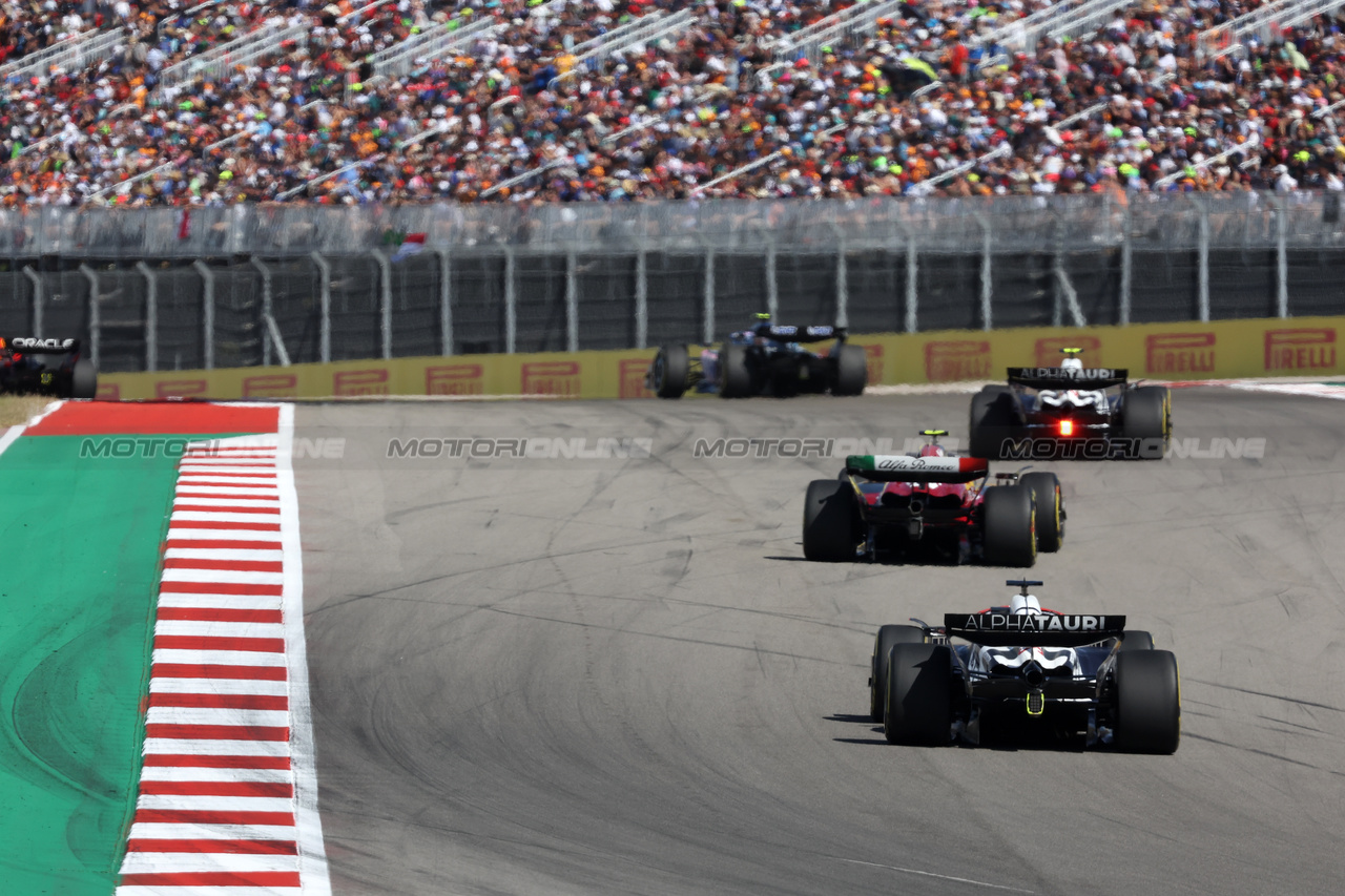 GP STATI UNITI, Daniel Ricciardo (AUS) AlphaTauri AT04.

22.10.2023. Formula 1 World Championship, Rd 19, United States Grand Prix, Austin, Texas, USA, Gara Day.

- www.xpbimages.com, EMail: requests@xpbimages.com © Copyright: Bearne / XPB Images