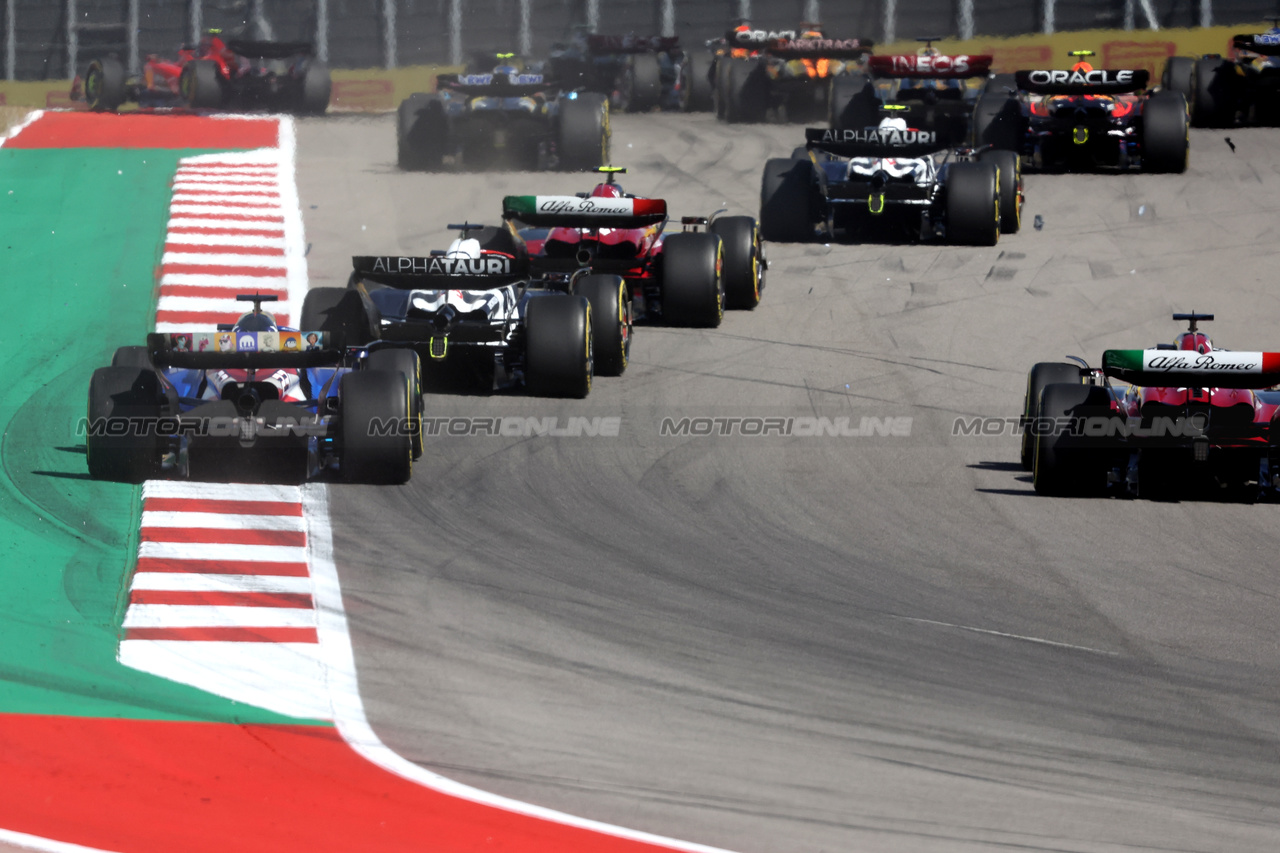 GP STATI UNITI, Alexander Albon (THA) Williams Racing FW45 at the partenza of the race.

22.10.2023. Formula 1 World Championship, Rd 19, United States Grand Prix, Austin, Texas, USA, Gara Day.

- www.xpbimages.com, EMail: requests@xpbimages.com © Copyright: Bearne / XPB Images