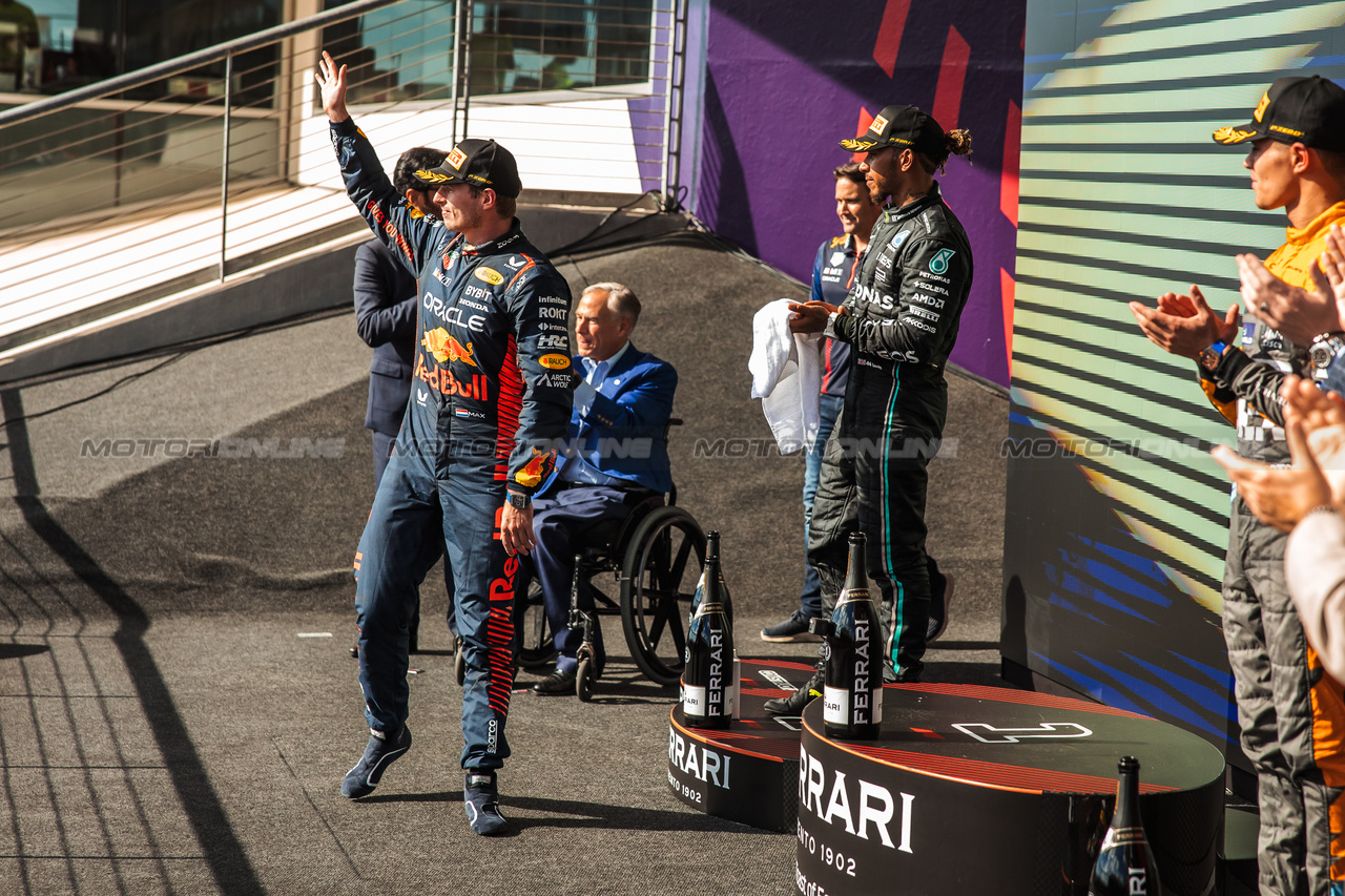 GP STATI UNITI, Gara winner Max Verstappen (NLD) Red Bull Racing celebrates on the podium.

22.10.2023. Formula 1 World Championship, Rd 19, United States Grand Prix, Austin, Texas, USA, Gara Day.

- www.xpbimages.com, EMail: requests@xpbimages.com © Copyright: Bearne / XPB Images