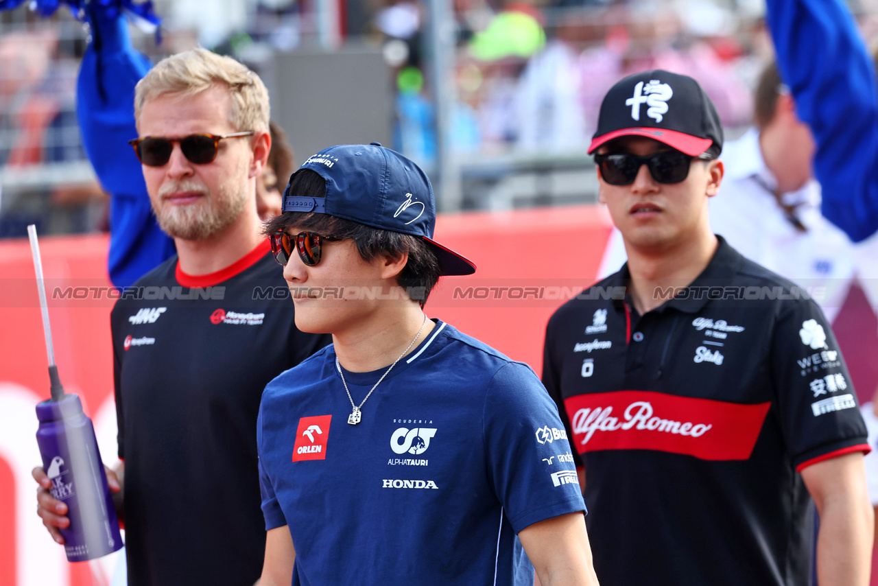GP STATI UNITI, Yuki Tsunoda (JPN) AlphaTauri on the drivers' parade.

22.10.2023. Formula 1 World Championship, Rd 19, United States Grand Prix, Austin, Texas, USA, Gara Day.

- www.xpbimages.com, EMail: requests@xpbimages.com © Copyright: Batchelor / XPB Images