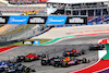 GP STATI UNITI, Max Verstappen (NLD) Red Bull Racing RB19 e Lewis Hamilton (GBR) Mercedes AMG F1 W14 at the partenza of the race.
22.10.2023. Formula 1 World Championship, Rd 19, United States Grand Prix, Austin, Texas, USA, Gara Day.
- www.xpbimages.com, EMail: requests@xpbimages.com © Copyright: Batchelor / XPB Images