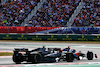 GP STATI UNITI, Lando Norris (GBR) McLaren MCL60 e Lewis Hamilton (GBR) Mercedes AMG F1 W14 battle for position.
22.10.2023. Formula 1 World Championship, Rd 19, United States Grand Prix, Austin, Texas, USA, Gara Day.
 - www.xpbimages.com, EMail: requests@xpbimages.com © Copyright: Coates / XPB Images