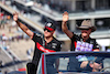 GP STATI UNITI, (L to R): Zhou Guanyu (CHN) Alfa Romeo F1 Team e Valtteri Bottas (FIN) Alfa Romeo F1 Team on the drivers' parade.
22.10.2023. Formula 1 World Championship, Rd 19, United States Grand Prix, Austin, Texas, USA, Gara Day.
 - www.xpbimages.com, EMail: requests@xpbimages.com © Copyright: Coates / XPB Images