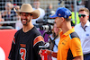 GP STATI UNITI, (L to R): Daniel Ricciardo (AUS) AlphaTauri aND Lando Norris (GBR) McLaren On the drivers' parade.
22.10.2023. Formula 1 World Championship, Rd 19, United States Grand Prix, Austin, Texas, USA, Gara Day.
- www.xpbimages.com, EMail: requests@xpbimages.com © Copyright: Batchelor / XPB Images