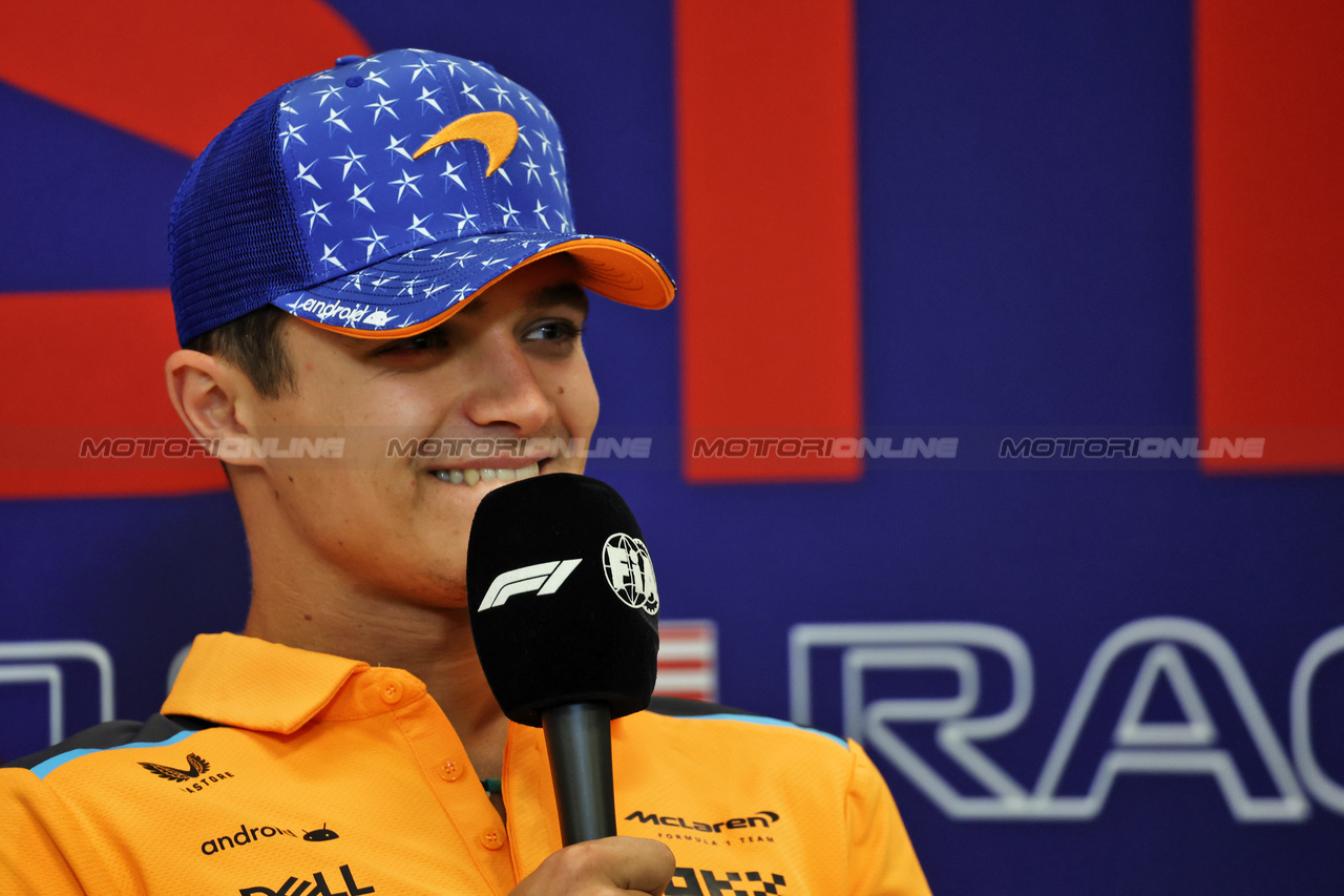 GP STATI UNITI, Lando Norris (GBR) McLaren in the FIA Press Conference.

19.10.2023. Formula 1 World Championship, Rd 19, United States Grand Prix, Austin, Texas, USA, Preparation Day.

- www.xpbimages.com, EMail: requests@xpbimages.com © Copyright: Bearne / XPB Images