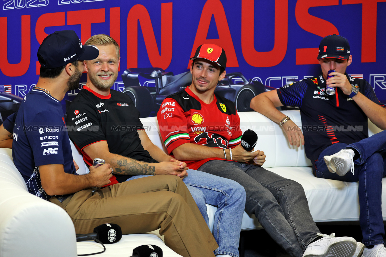 GP STATI UNITI, (L to R): Daniel Ricciardo (AUS) AlphaTauri; Kevin Magnussen (DEN) Haas F1 Team; Charles Leclerc (MON) Ferrari; e Max Verstappen (NLD) Red Bull Racing, in the FIA Press Conference.

19.10.2023. Formula 1 World Championship, Rd 19, United States Grand Prix, Austin, Texas, USA, Preparation Day.

- www.xpbimages.com, EMail: requests@xpbimages.com © Copyright: Bearne / XPB Images