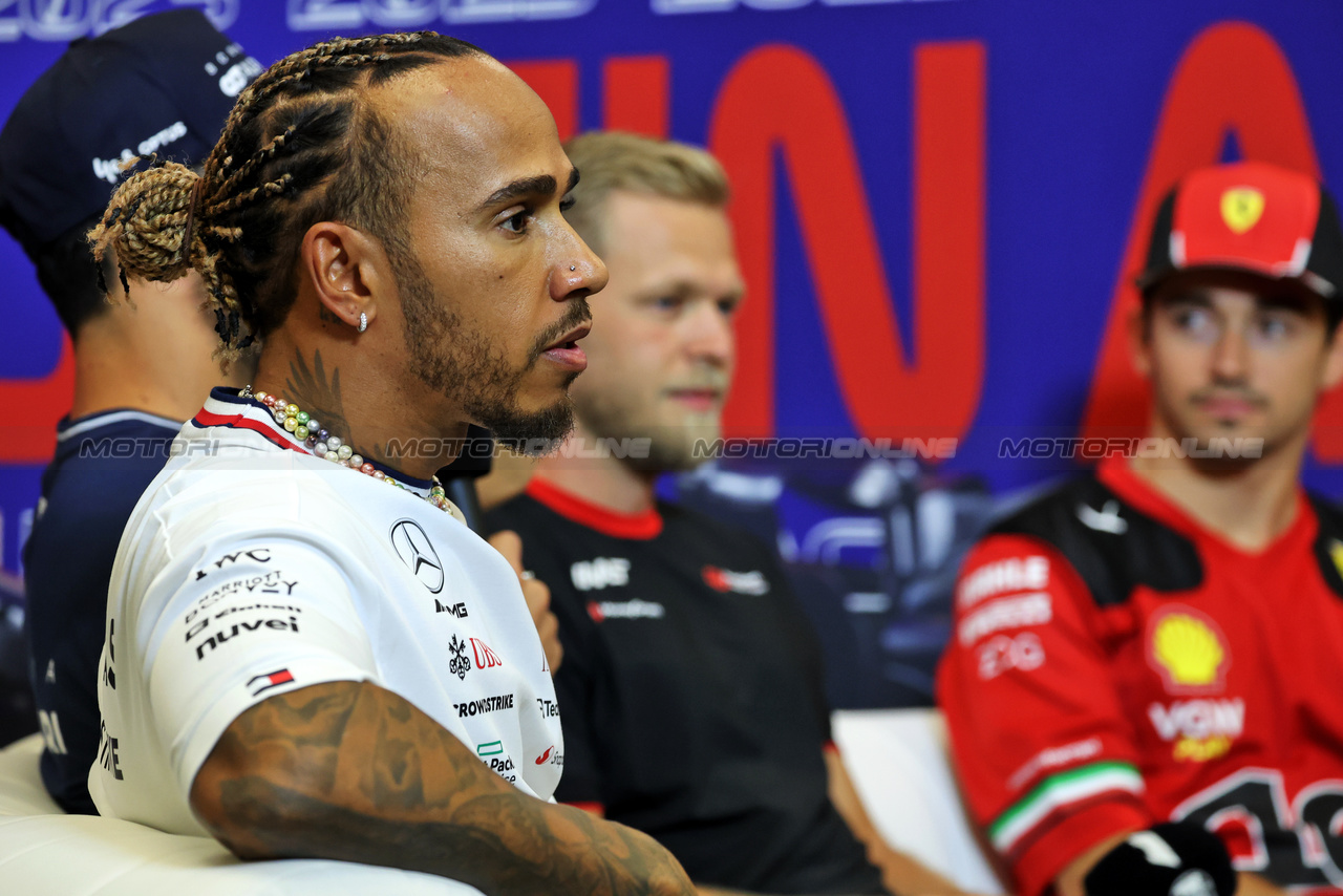 GP STATI UNITI, Lewis Hamilton (GBR) Mercedes AMG F1 in the FIA Press Conference.

19.10.2023. Formula 1 World Championship, Rd 19, United States Grand Prix, Austin, Texas, USA, Preparation Day.

- www.xpbimages.com, EMail: requests@xpbimages.com © Copyright: Bearne / XPB Images