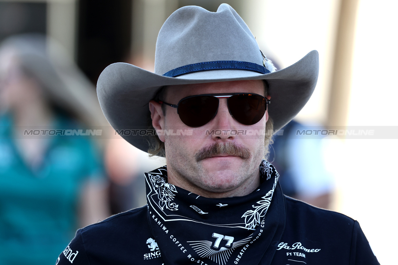 GP STATI UNITI, Valtteri Bottas (FIN) Alfa Romeo F1 Team.

19.10.2023. Formula 1 World Championship, Rd 19, United States Grand Prix, Austin, Texas, USA, Preparation Day.

- www.xpbimages.com, EMail: requests@xpbimages.com © Copyright: Moy / XPB Images