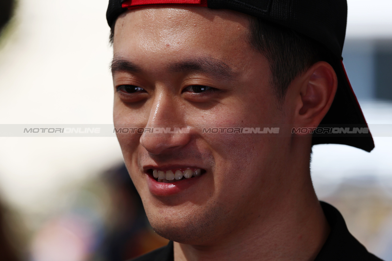 GP STATI UNITI, Zhou Guanyu (CHN) Alfa Romeo F1 Team.

19.10.2023. Formula 1 World Championship, Rd 19, United States Grand Prix, Austin, Texas, USA, Preparation Day.

 - www.xpbimages.com, EMail: requests@xpbimages.com © Copyright: Rew / XPB Images