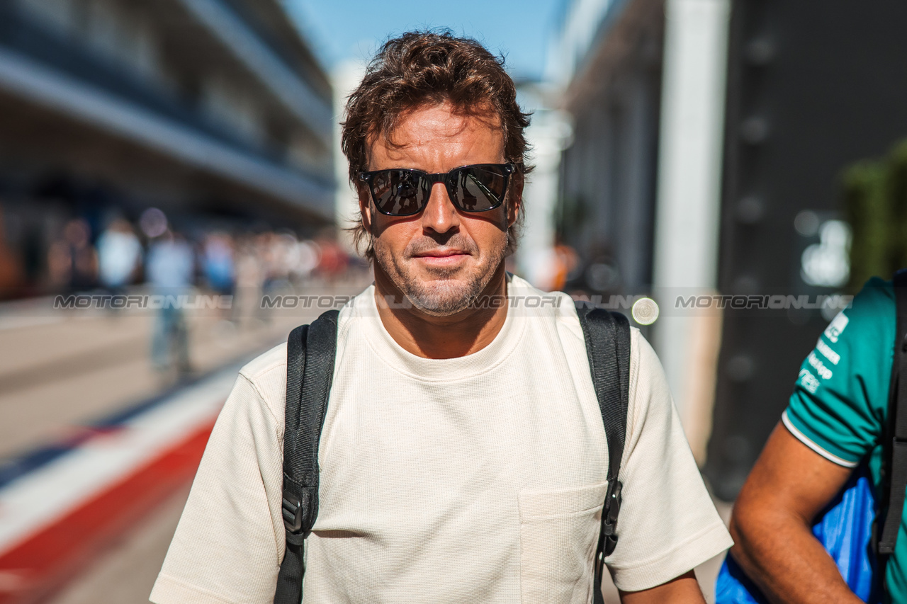 GP STATI UNITI, Fernando Alonso (ESP) Aston Martin F1 Team.

19.10.2023. Formula 1 World Championship, Rd 19, United States Grand Prix, Austin, Texas, USA, Preparation Day.

- www.xpbimages.com, EMail: requests@xpbimages.com © Copyright: Bearne / XPB Images