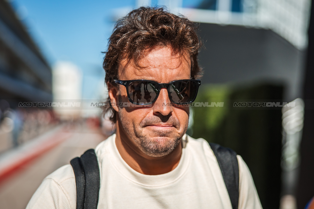 GP STATI UNITI, Fernando Alonso (ESP) Aston Martin F1 Team.

19.10.2023. Formula 1 World Championship, Rd 19, United States Grand Prix, Austin, Texas, USA, Preparation Day.

- www.xpbimages.com, EMail: requests@xpbimages.com © Copyright: Bearne / XPB Images