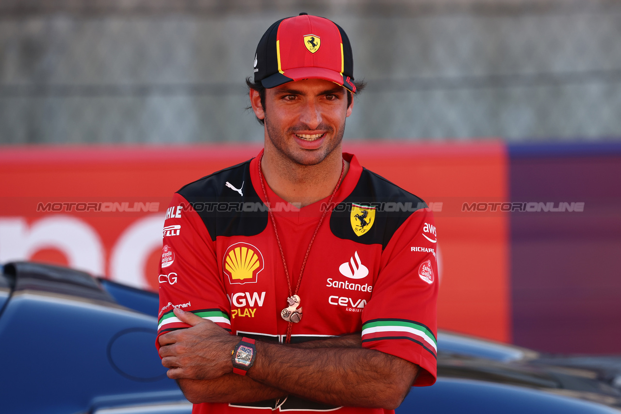 GP STATI UNITI, Carlos Sainz Jr (ESP) Ferrari.

19.10.2023. Formula 1 World Championship, Rd 19, United States Grand Prix, Austin, Texas, USA, Preparation Day.

 - www.xpbimages.com, EMail: requests@xpbimages.com © Copyright: Coates / XPB Images