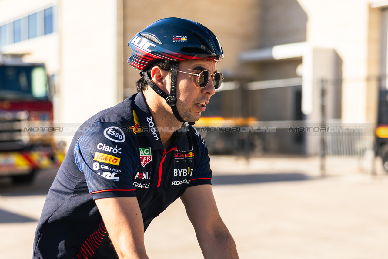 GP STATI UNITI, Sergio Perez (MEX) Red Bull Racing rides the circuit.

19.10.2023. Formula 1 World Championship, Rd 19, United States Grand Prix, Austin, Texas, USA, Preparation Day.

- www.xpbimages.com, EMail: requests@xpbimages.com © Copyright: Bearne / XPB Images