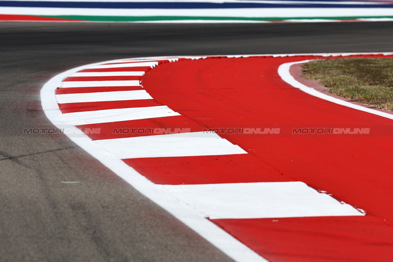 GP STATI UNITI, Circuit Atmosfera - kerb detail.

19.10.2023. Formula 1 World Championship, Rd 19, United States Grand Prix, Austin, Texas, USA, Preparation Day.

- www.xpbimages.com, EMail: requests@xpbimages.com © Copyright: Moy / XPB Images