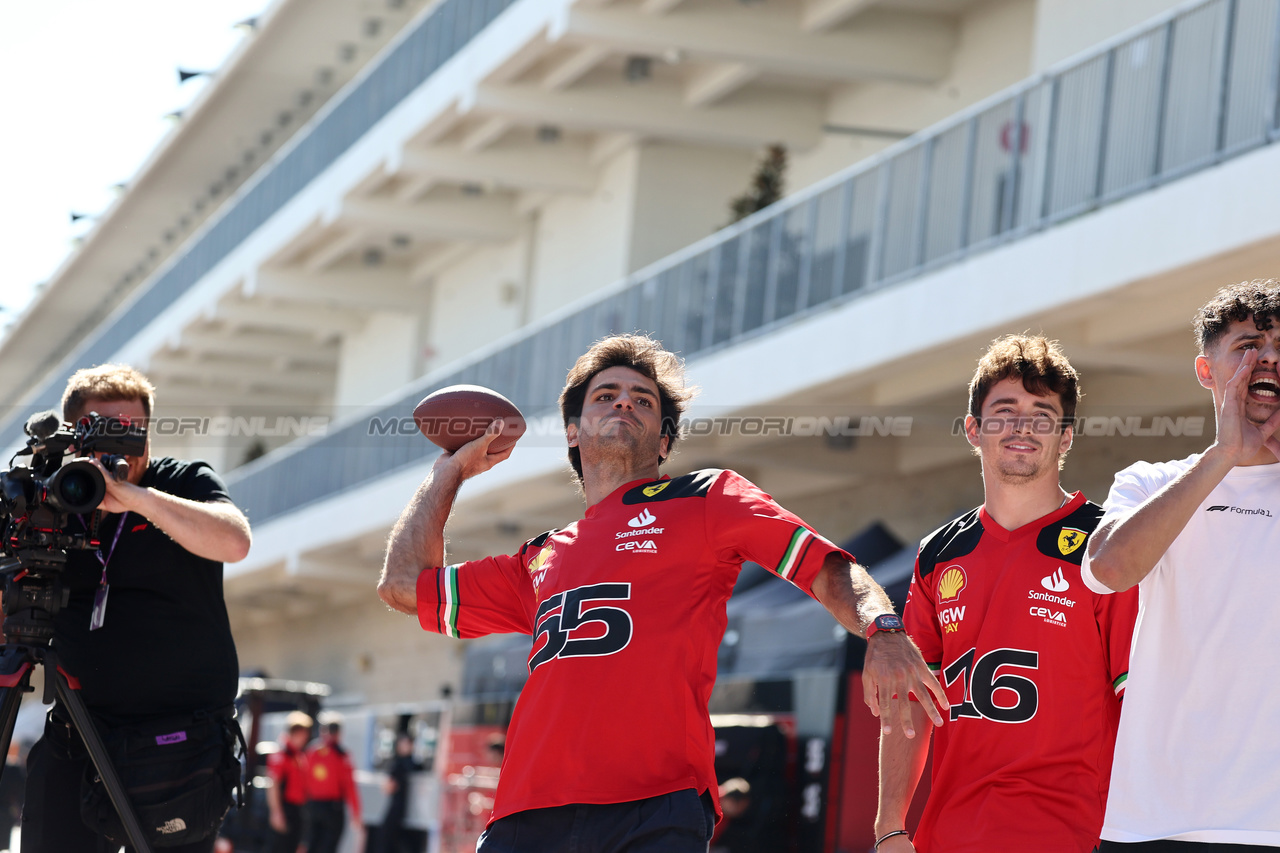 GP STATI UNITI, (L to R): Carlos Sainz Jr (ESP) Ferrari e Charles Leclerc (MON) Ferrari.

19.10.2023. Formula 1 World Championship, Rd 19, United States Grand Prix, Austin, Texas, USA, Preparation Day.

- www.xpbimages.com, EMail: requests@xpbimages.com © Copyright: Moy / XPB Images