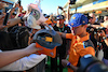 GP STATI UNITI, Lando Norris (GBR) McLaren with fans.
19.10.2023. Formula 1 World Championship, Rd 19, United States Grand Prix, Austin, Texas, USA, Preparation Day.
- www.xpbimages.com, EMail: requests@xpbimages.com © Copyright: Price / XPB Images
