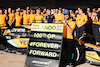 GP STATI UNITI, Lando Norris (GBR) McLaren celebrates his 100th GP with the team.
19.10.2023. Formula 1 World Championship, Rd 19, United States Grand Prix, Austin, Texas, USA, Preparation Day.
- www.xpbimages.com, EMail: requests@xpbimages.com © Copyright: Bearne / XPB Images