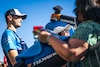 GP STATI UNITI, Logan Sargeant (USA) Williams Racing with fans.
19.10.2023. Formula 1 World Championship, Rd 19, United States Grand Prix, Austin, Texas, USA, Preparation Day.
- www.xpbimages.com, EMail: requests@xpbimages.com © Copyright: Bearne / XPB Images