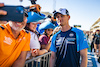 GP STATI UNITI, Logan Sargeant (USA) Williams Racing with fans.
19.10.2023. Formula 1 World Championship, Rd 19, United States Grand Prix, Austin, Texas, USA, Preparation Day.
- www.xpbimages.com, EMail: requests@xpbimages.com © Copyright: Bearne / XPB Images